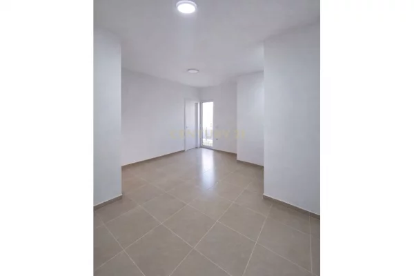 Appartamento in vendita a Tirana 1+1, Arredato