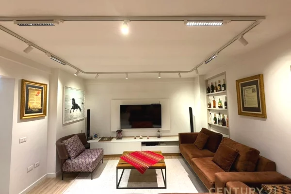 APARTAMENT 2+1+POST PARKIMI ME QIRA PRANE KOMUNES SE PARISIT!