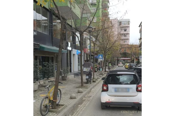 Jepet me qira ambient zyrash 2+1+2 – Rruga Brigada VIII