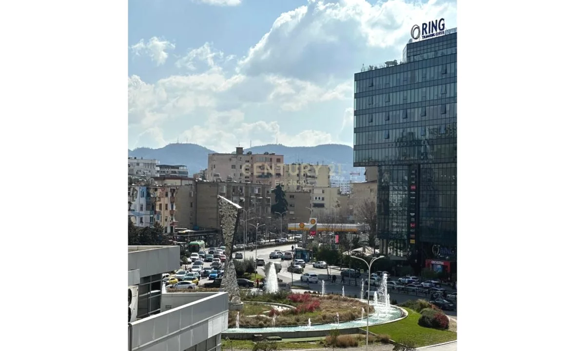 Appartamento in vendita a Tirana 2+1, Arredato