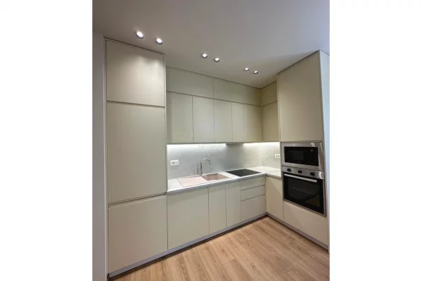 Appartamento in vendita a Tirana 2+1, Arredato