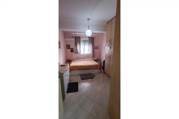 Shtepi ne shitje Apartament ne Tirane, 2+1, Mobilimi E mobiluar, Pagesa 205,000  Euro.