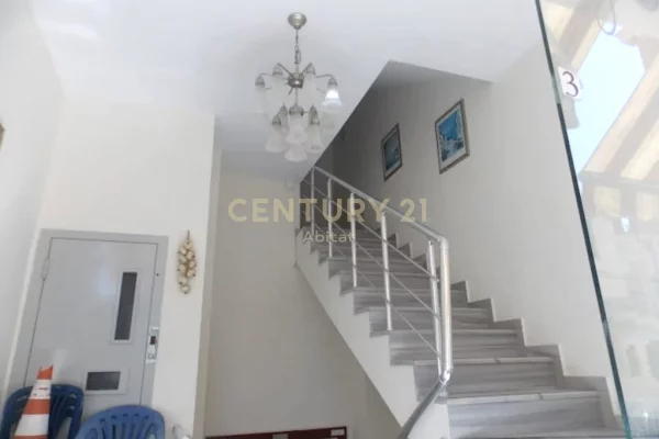 HOTEL ME QIRA NE SARANDE| 18 DHOMA