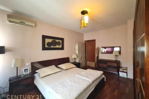 Appartamento in vendita a Tirana 2+1, Arredato