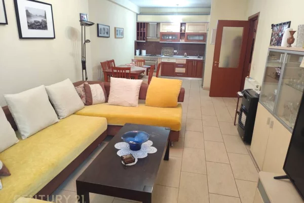 Appartamento in vendita a Tirana 2+1, Arredato