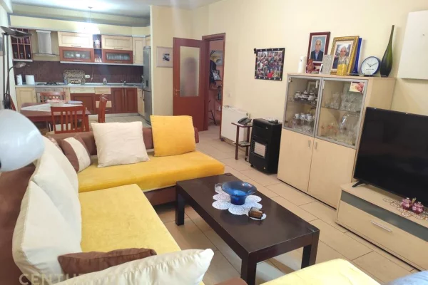 Appartamento in vendita a Tirana 2+1, Arredato