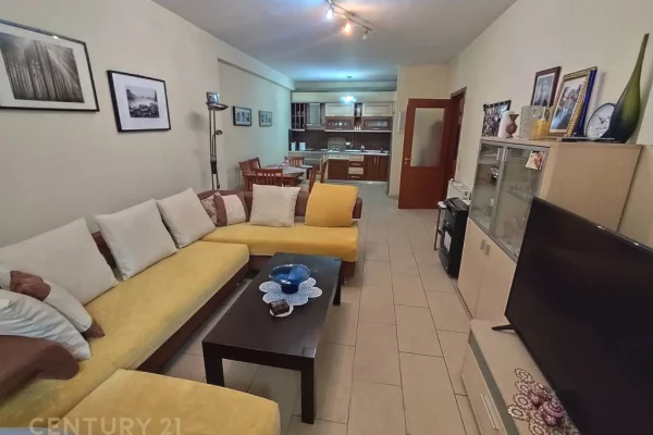 Appartamento in vendita a Tirana 2+1, Arredato