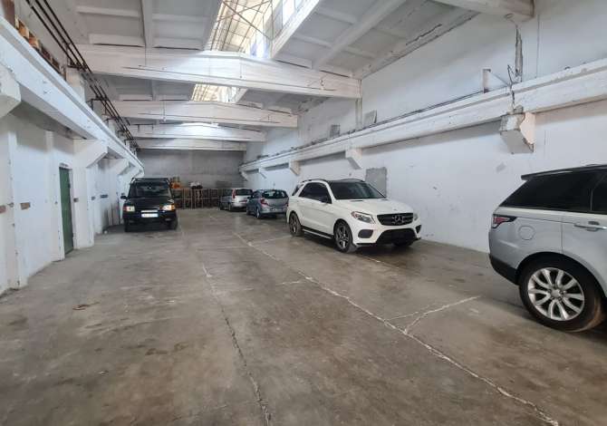 Business Property for Rent 4+1 in Tirana - 1,300 Euro