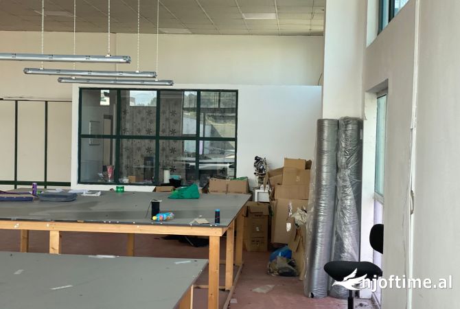 Ambient biznesi me qera 4+1 ne Tirane - 1,200 Euro