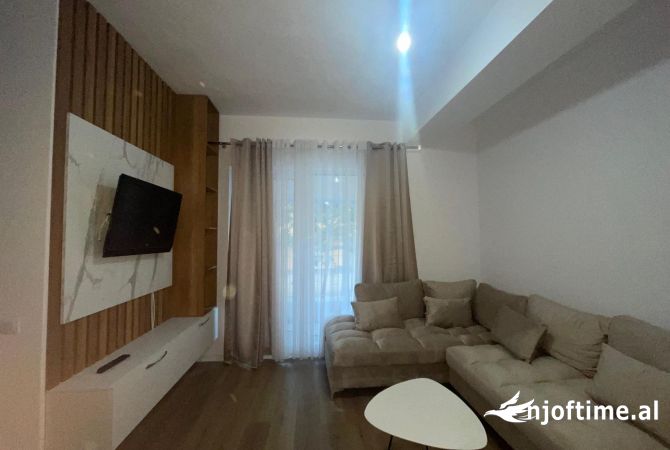 Shtepi me qera 2+1 ne Tirane - 450 Euro