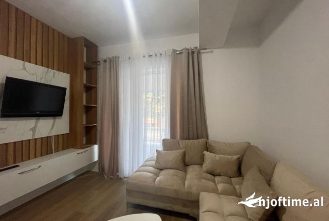 Shtepi me qera 2+1 ne Tirane - 450 Euro