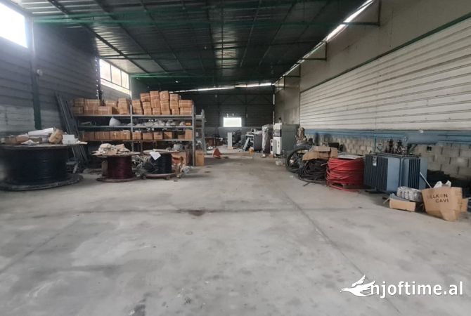 Ambient biznesi me qera 4+1 ne Tirane - 600 Euro