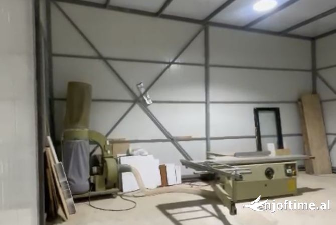 Ambient biznesi me qera 4+1 ne Tirane - 700 Euro