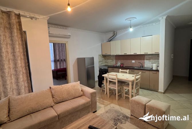 Shtepi me qera 2+1 ne Tirane - 450 Euro