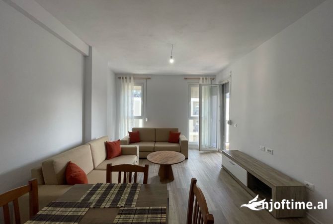 Shtepi me qera 2+1 ne Tirane - 450 Euro