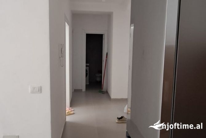 Shtepi me qera Apartament ne Tirane, 2+1, Mobilimi E mobiluar, Pagesa 450  Euro.
