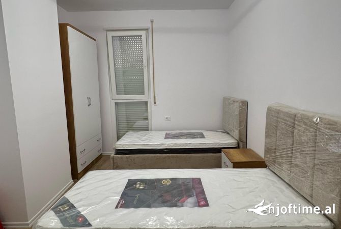 Shtepi me qera Apartament ne Tirane, 2+1, Mobilimi E mobiluar, Pagesa 450  Euro.