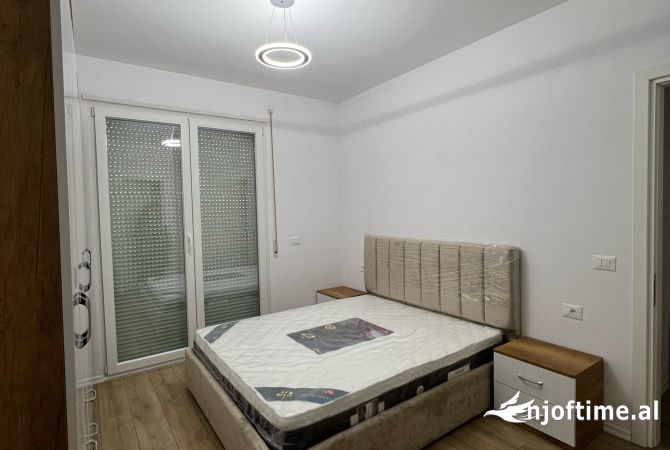 Shtepi me qera Apartament ne Tirane, 2+1, Mobilimi E mobiluar, Pagesa 450  Euro.