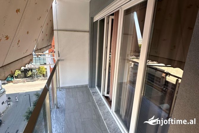 Shtepi me qera Apartament ne Tirane, 2+1, Mobilimi E mobiluar, Pagesa 800  Euro.