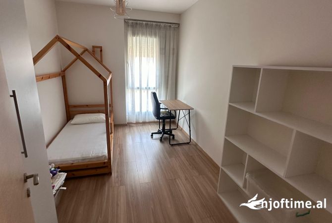 Shtepi me qera Apartament ne Tirane, 2+1, Mobilimi E mobiluar, Pagesa 800  Euro.