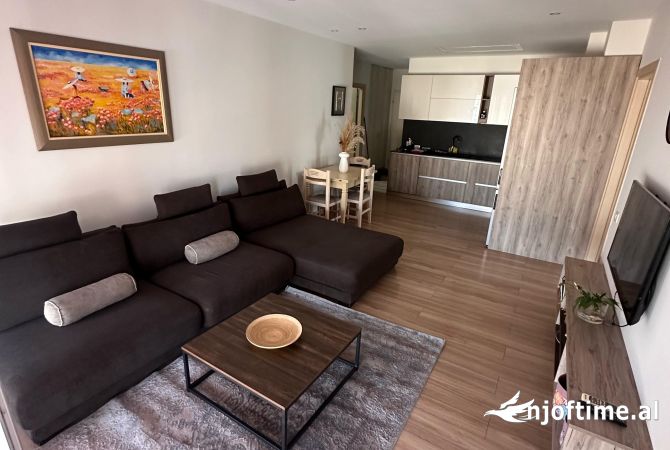 Shtepi me qera 2+1 ne Tirane - 800 Euro