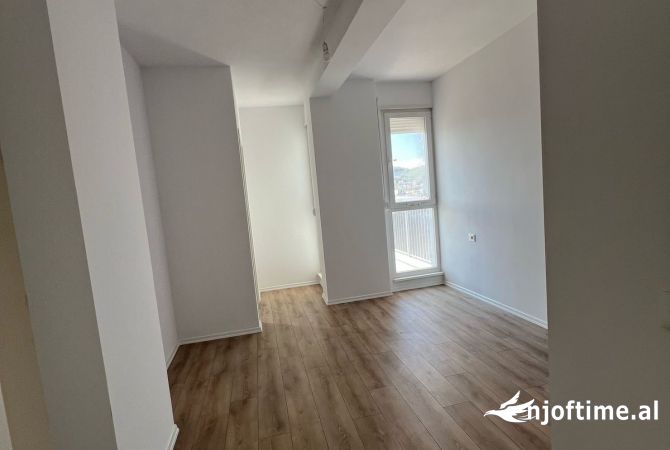 Shtepi me qera 3+1 ne Tirane - 400 Euro