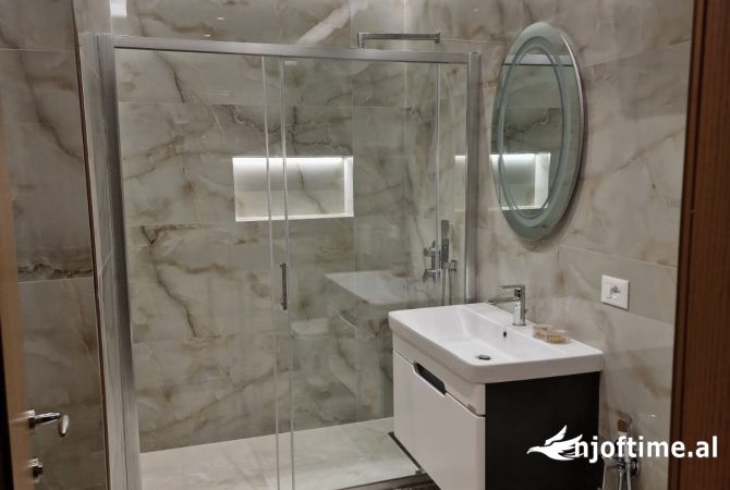 Shtepi me qera Apartament ne Tirane, 2+1, Mobilimi E mobiluar, Pagesa 800  Euro.