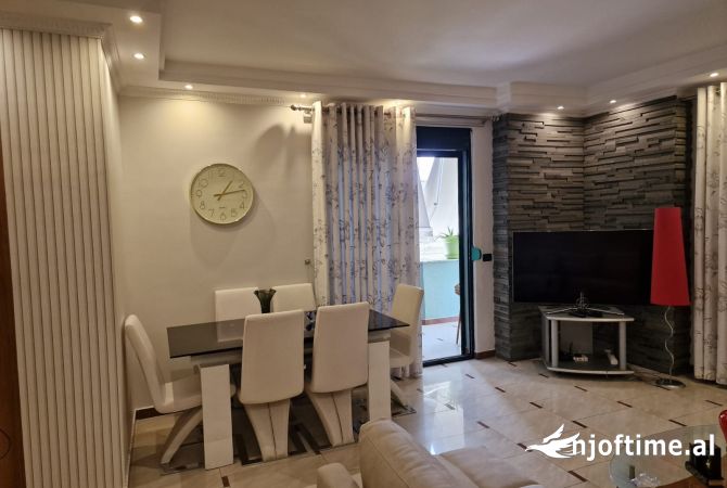 Shtepi me qera 2+1 ne Tirane - 800 Euro