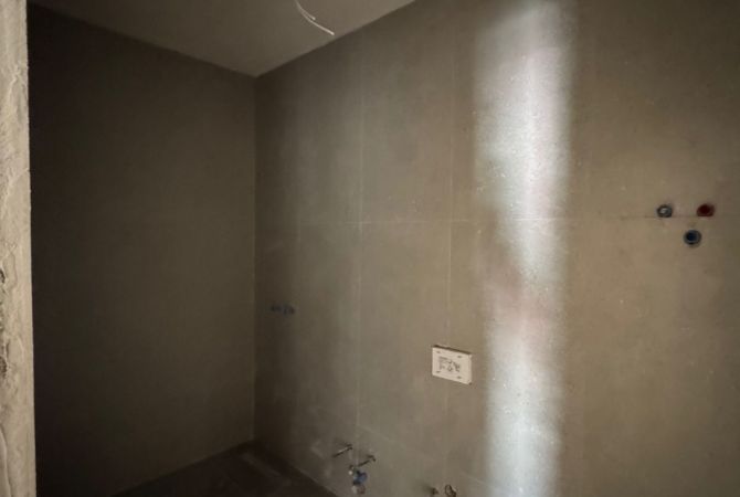 Shtepi ne shitje Apartament ne Tirane, 2+1, Mobilimi Bosh, pa mobiluar, Pagesa 93,000  Euro.