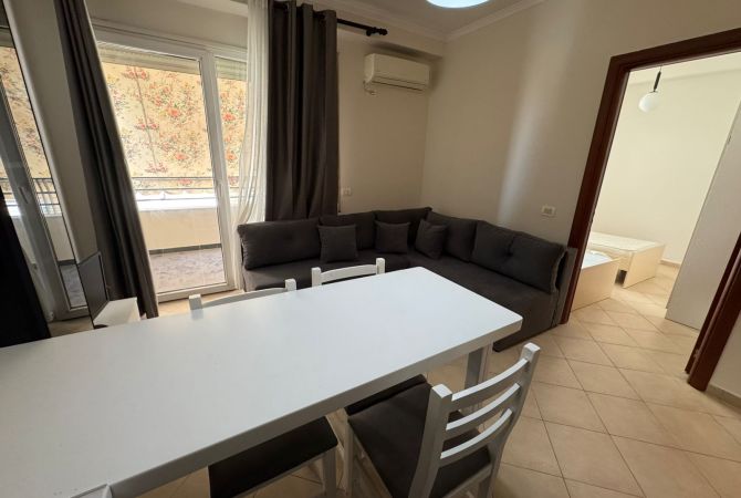 Shtepi me qera 2+1 ne Tirane - 450 Euro