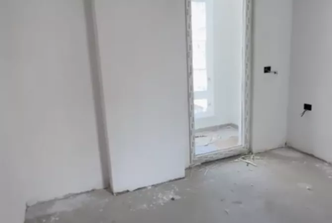 Shtepi ne shitje Apartament ne Tirane, 2+1, Mobilimi Bosh, pa mobiluar, Pagesa 96,000  Euro.