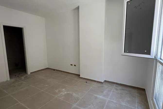 Shtepi ne shitje Apartament ne Tirane, 2+1, Mobilimi E mobiluar, Pagesa 116,000  Euro.