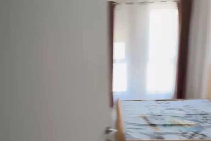 Shtepi ne shitje Apartament ne Tirane, 3+1, Mobilimi E mobiluar, Pagesa 140,000  Euro.