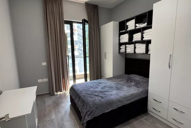 Shtepi me qera Apartament ne Tirane, 3+1, Mobilimi E mobiluar, Pagesa 1,200  Euro.