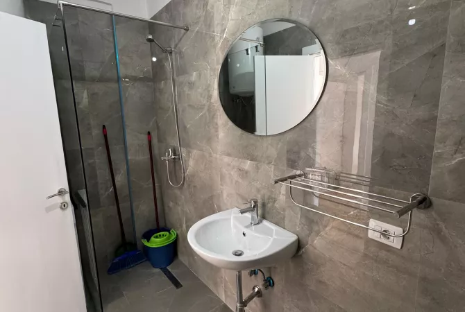 Shtepi me qera Apartament ne Tirane, 2+1, Mobilimi E mobiluar, Pagesa 500  Euro.