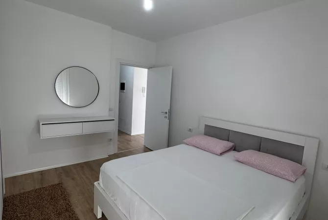 Shtepi me qera Apartament ne Tirane, 2+1, Mobilimi E mobiluar, Pagesa 500  Euro.