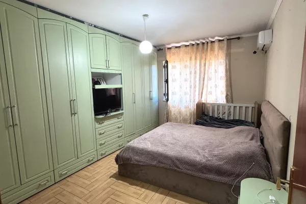 Shtepi ne shitje Apartament ne Tirane, 2+1, Mobilimi E mobiluar, Pagesa 130,000  Euro.