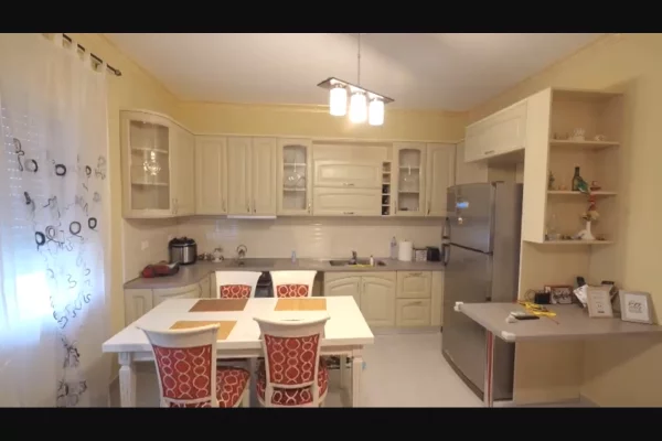 Casa in vendita 7+1 a Tirana - 340,000 Euro
