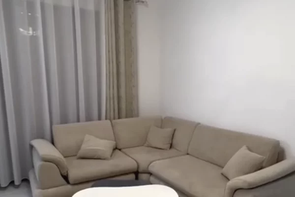 Shtepi me qera 2+1 ne Tirane - 750 Euro