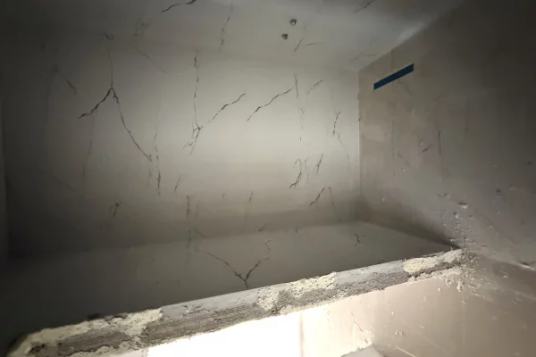 Shtepi ne shitje Apartament ne Tirane, 2+1, Mobilimi Bosh, pa mobiluar, Pagesa 114,999  Euro.