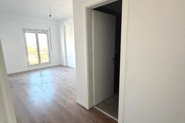 Shtepi me qera 2+1 ne Tirane - 350 Euro