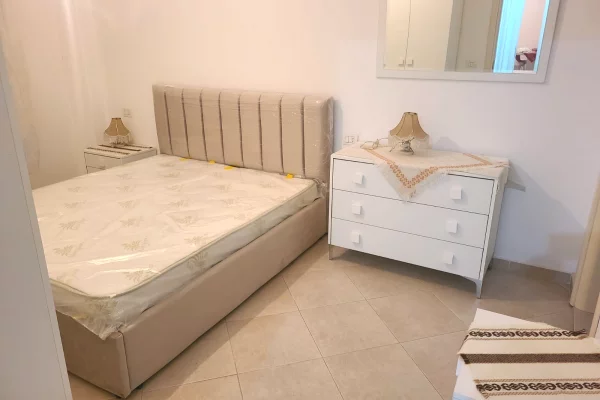Shtepi ne shitje Apartament ne Tirane, 2+1, Mobilimi E mobiluar, Pagesa 160,000  Euro.