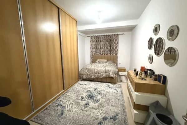 Shtepi ne shitje Apartament ne Tirane, 2+1, Mobilimi E mobiluar, Pagesa 130,000  Euro.