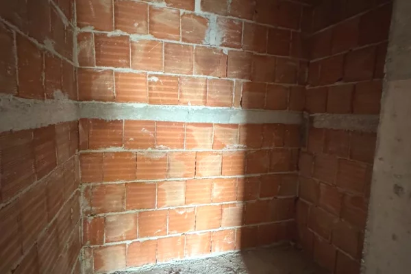 Shtepi ne shitje Apartament ne Tirane, 2+1, Mobilimi Bosh, pa mobiluar, Pagesa 120,000  Euro.