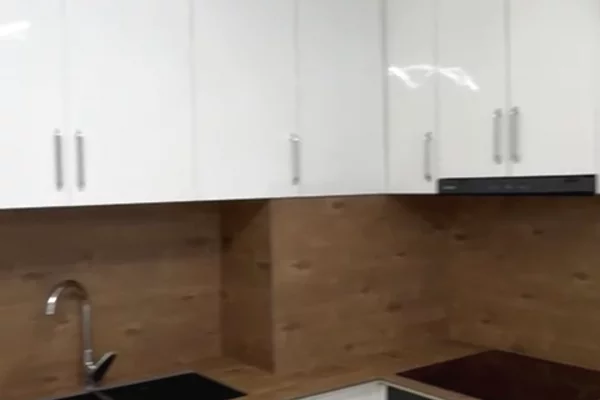 Shtepi me qera Apartament ne Tirane, 2+1, Mobilimi E mobiluar, Pagesa 450  Euro.