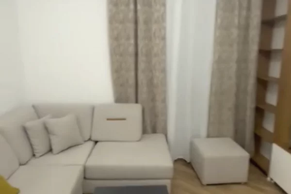 Shtepi me qera Apartament ne Tirane, 1+1, Mobilimi E mobiluar, Pagesa 35,000  Leke.