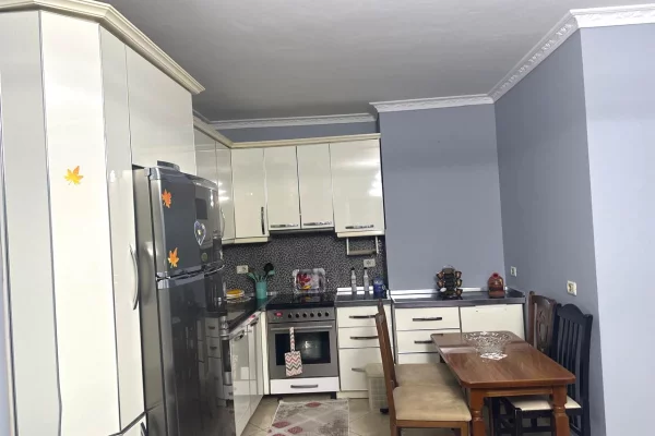 Appartamento in affitto a Tirana 1+1, Arredato