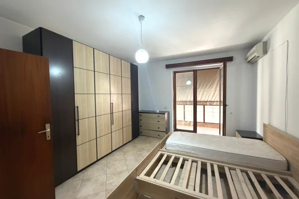 Apartament 2+1+2 Per Qera Stacioni Trenit (Prane Qendres)