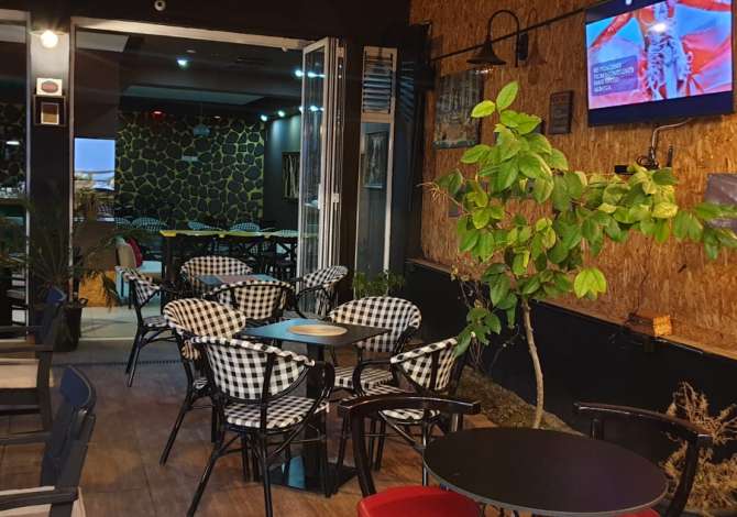 Ambient biznesi me qera 2+1 ne Tirane - 700 Euro