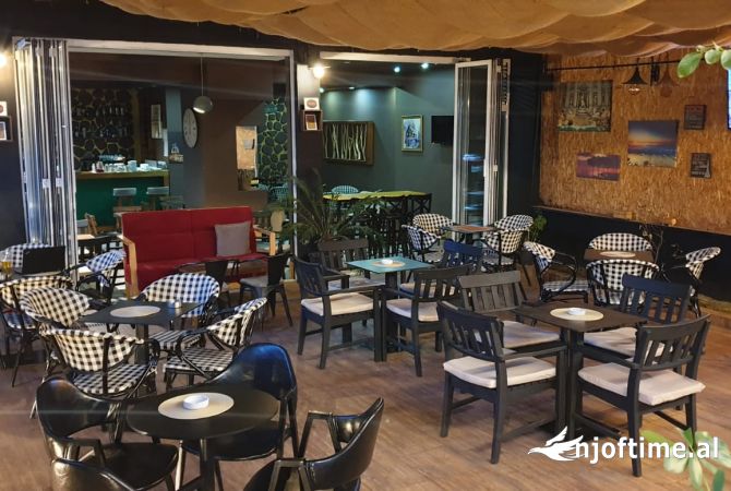 Ambient biznesi me qera 2+1 ne Tirane - 700 Euro